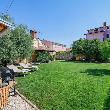 Holiday home Nonina Hiza