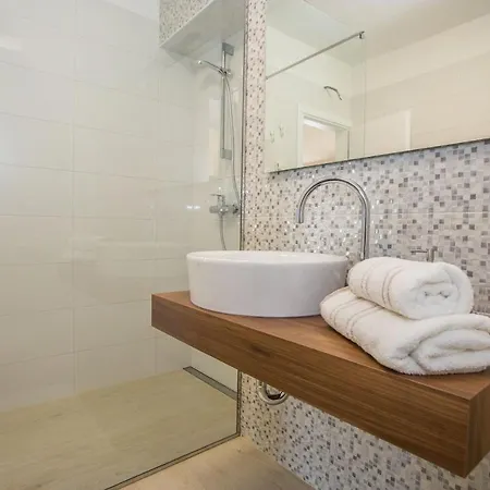Holiday home Nonina Hiza *
